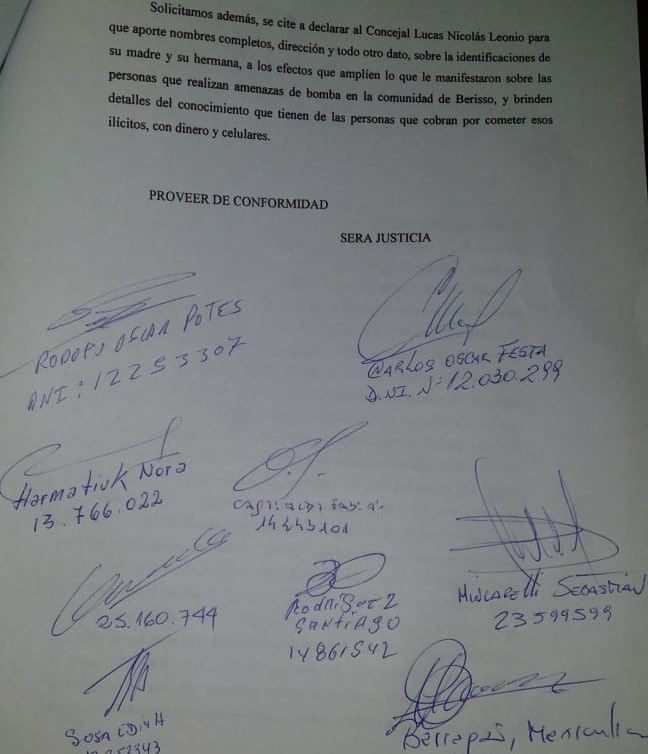 Concejales de la oposición dieron a conocer la denuncia penal que presentaron contra el concejal oficialista Lucas Leonio por incumplimiento del deber de funcionario público, esto en función de las declaraciones que el edil realizó de forma pública, en alusión a la problemática de las amenazas de bomba y a los potenciales responsables de este tema que tiene en vilo al distrito desde el mes de mayo.