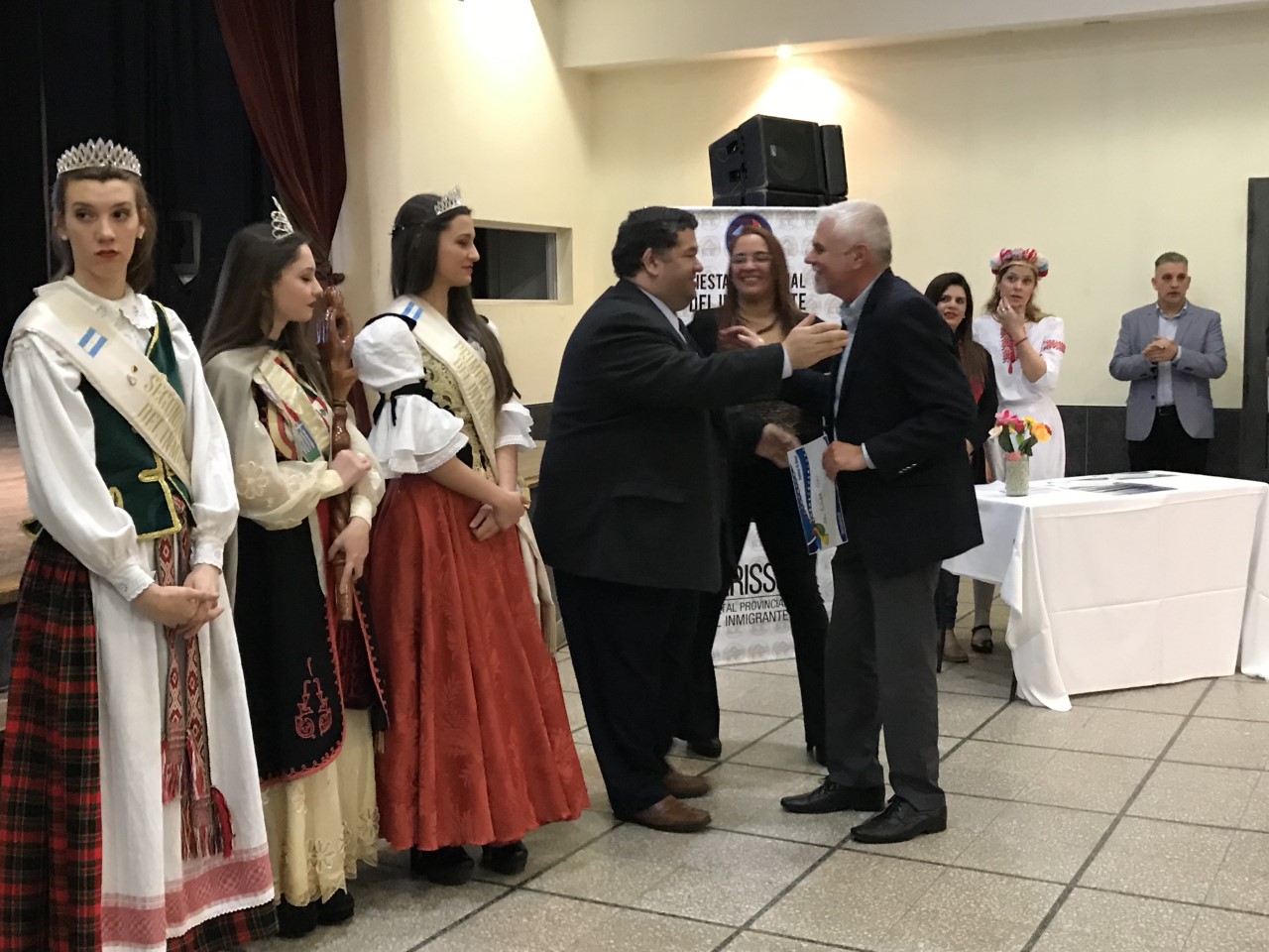 Este miércoles 4 de septiembre tuvo inicio la 42ª edición de la Fiesta Provincial del Inmigrante en la ciudad de Berisso, con la realización de la misa en las instalaciones de la parroquia María Auxiliadora y posteriormente con la entrega de diplomas a inmigrantes habitantes de la ciudad y/o a sus descendientes.