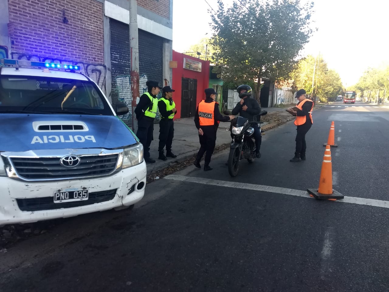 En el marco del operativo de prevención “calles seguras”, Desde la Comisaría Cuarta local informaron que este jueves se implementó durante toda la mañana un operativo saturación en distintos puntos de la ciudad.