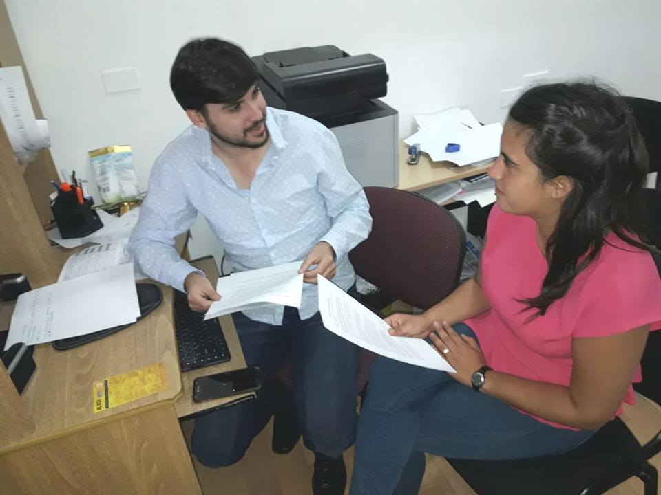 Tras el tratamiento de una serie de proyectos en la sesión anterior entre los cuales se destacaron declarar en emergencia a la ciudad con base a problemáticas en la Educación y Salud, los concejales de Cambiemos, Dante Julián Angeloni y Antonella Villa Chiodo, desarrollaron la posición del oficialismo con respecto a la salud local.