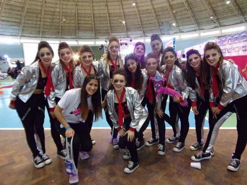 Bailarinas berissenses arribaron desde Brasil con el campeonato sudamericano de Pop Dance bajo el brazo