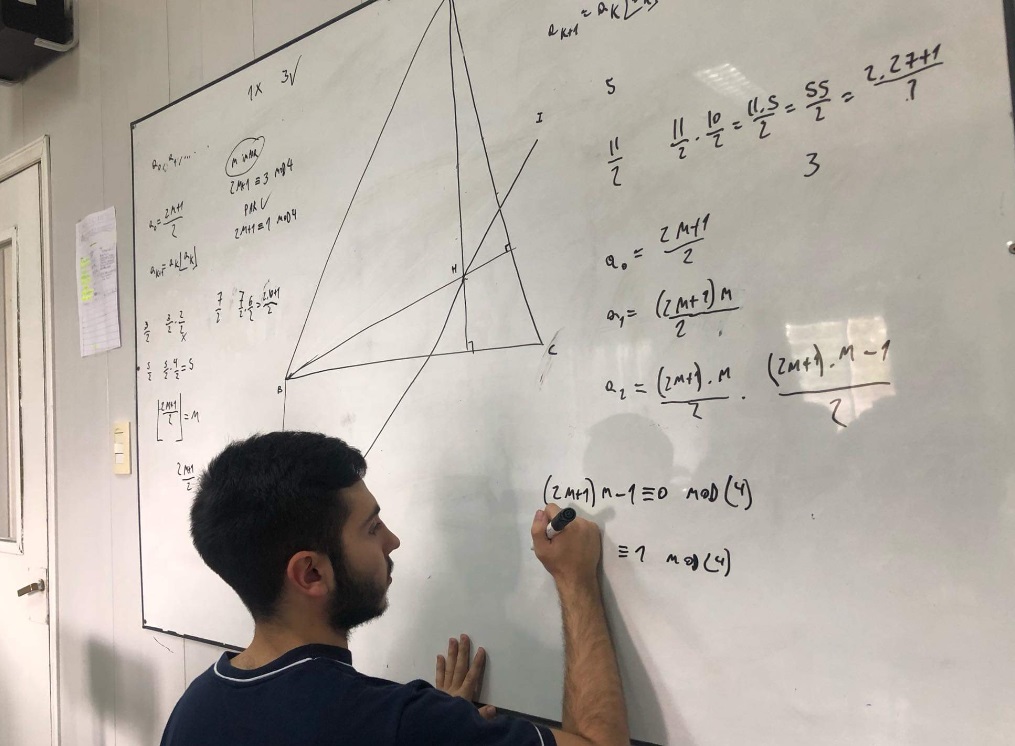 Joaquín Inama, un joven de 17 años oriundo de la ciudad de Berisso y alumno de la Escuela René Favaloro del Club de Gimnasia y Esgrima La Plata, fue seleccionado para ser el representante argentino en la Olimpiada Iberoamericana de Matemática, a realizarse del 12 a 19 de septiembre en Guanajuato, México.