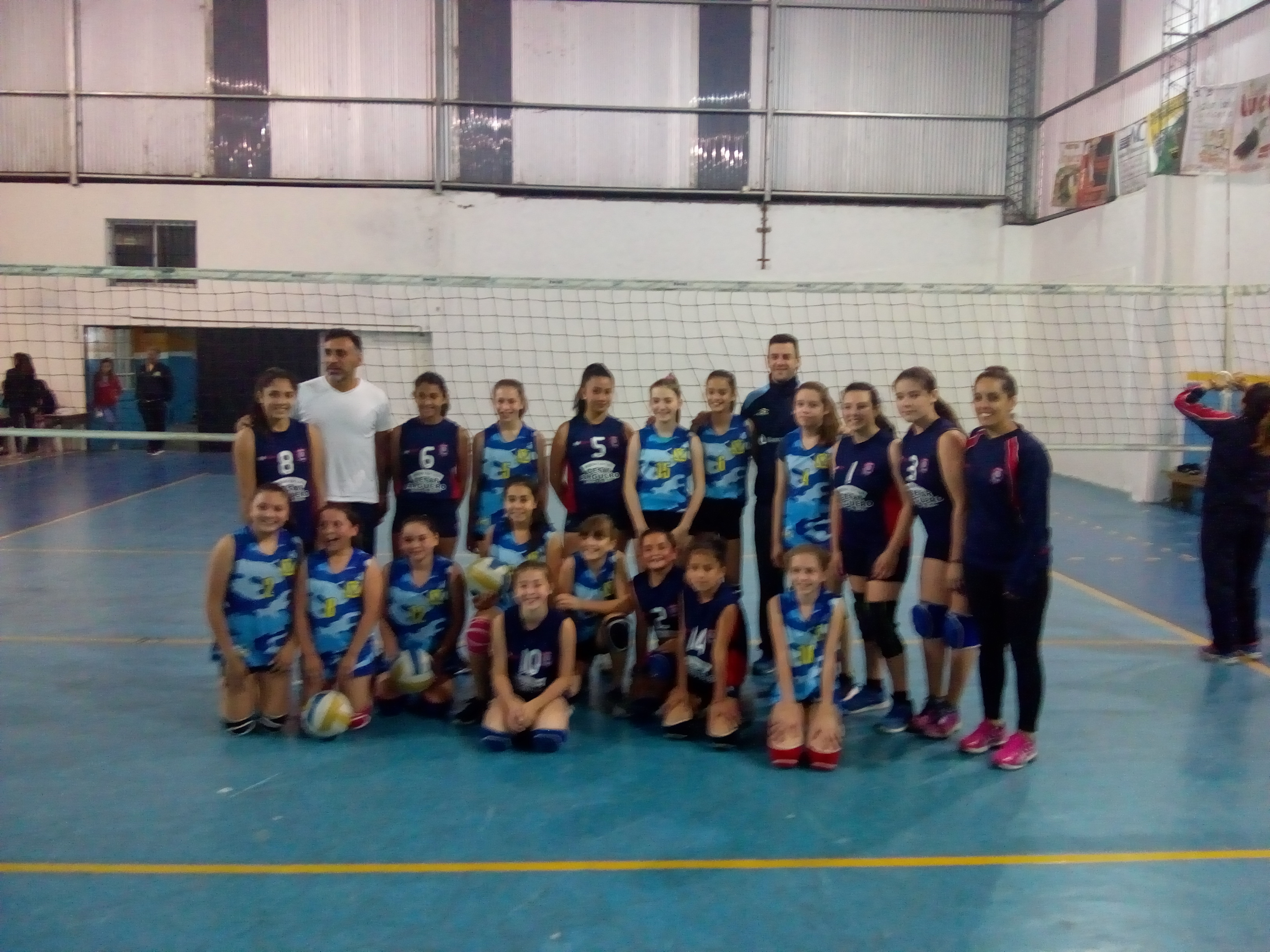 Espectacular año para el vóley del Centro Residentes Santiagueños de Berisso (C.Re.S) donde todavía la categoría sub 15 y la sub 17 pelean por el título del torneo oficial de ARVA 2018 (Asociación Regional de Voleibol Amateur) frente a Universal de La Plata. La categoría sub 12 ya pudo culminar el año de la mejor manera trayendo otro título para la ciudad de Berisso.