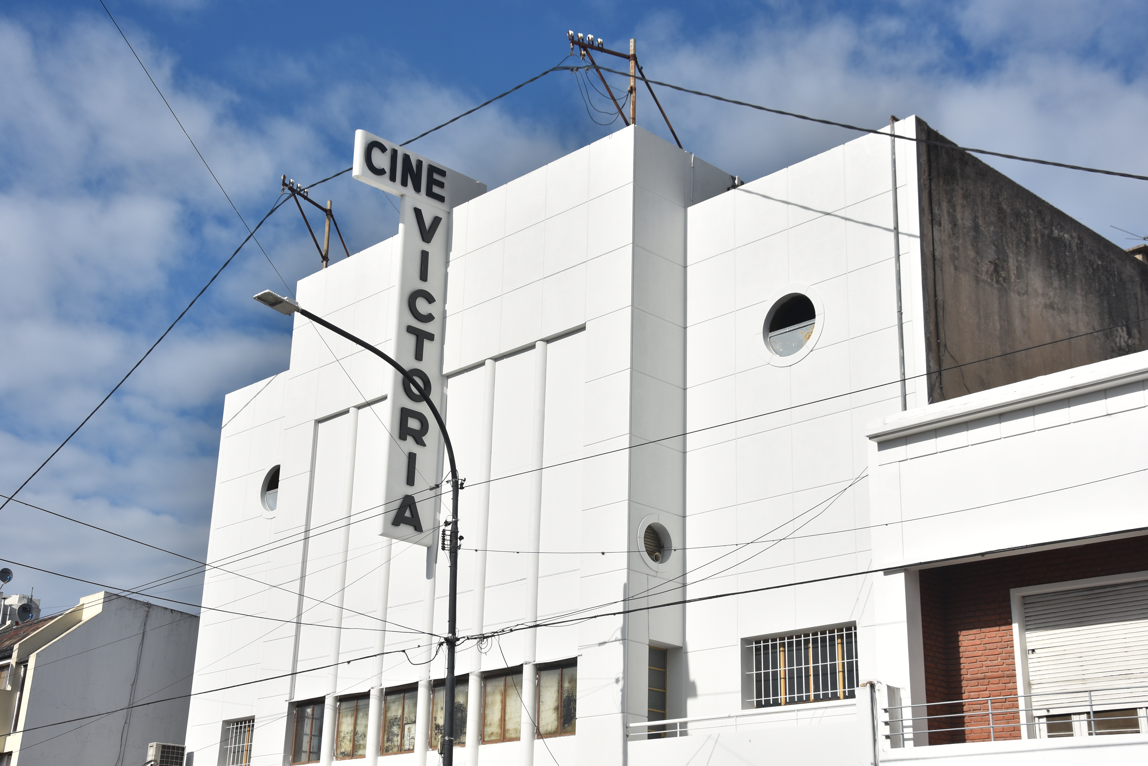 La Municipalidad de Berisso, a través de la Dirección de Cultura, invita a la comunidad a participar del espectáculo “Mi Berisso”, el cual marcará el inicio de presentaciones artísticas en la renovada sala del Teatro Municipal Cine Victoria.