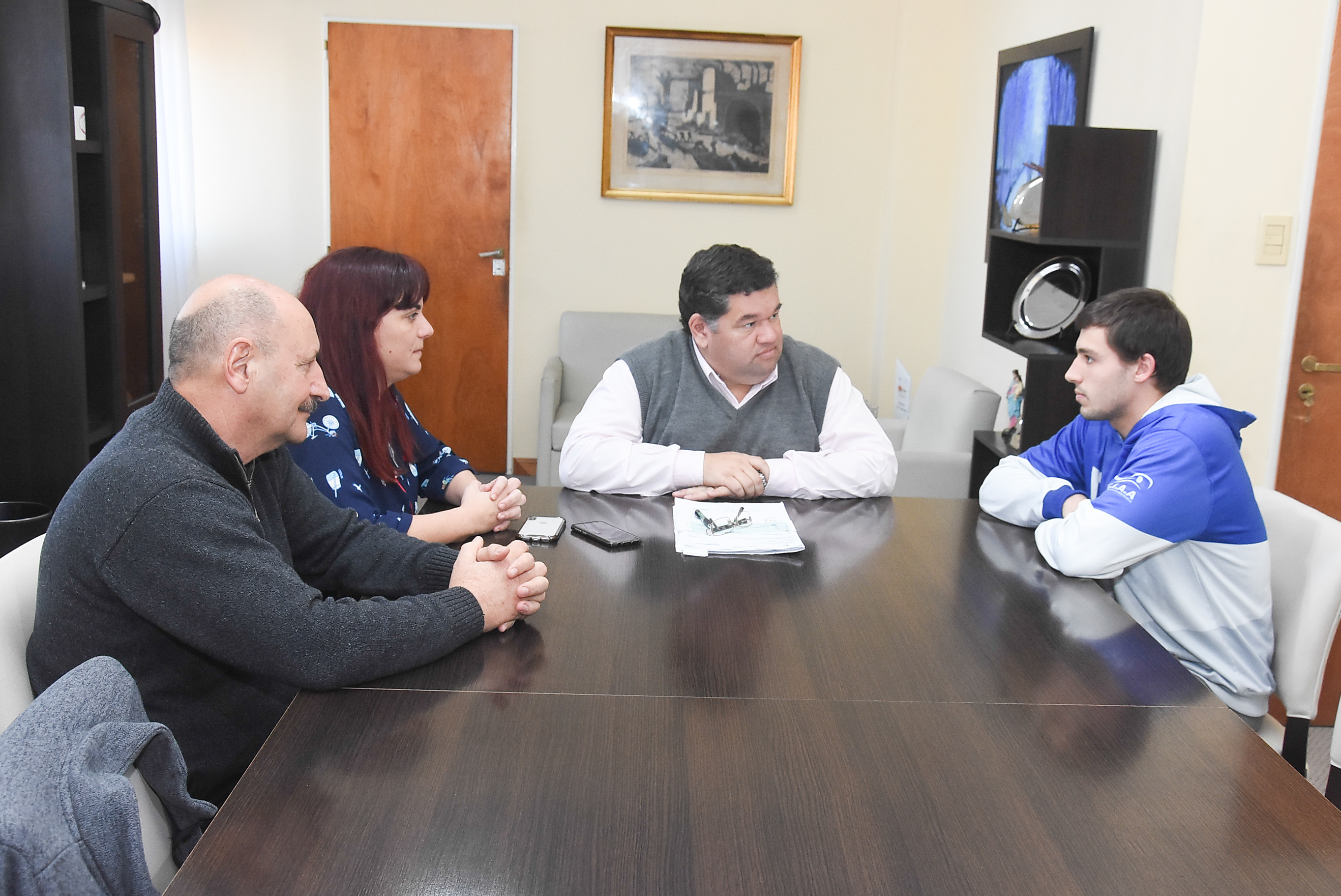 El intendente Jorge Nedela recibió al deportista berissense Federico Noguera, previo a su viaje a la provincia de Santiago del Estero, para participar del Campeonato Nacional de Natación que tendrá entre el 12 al 15 de junio.