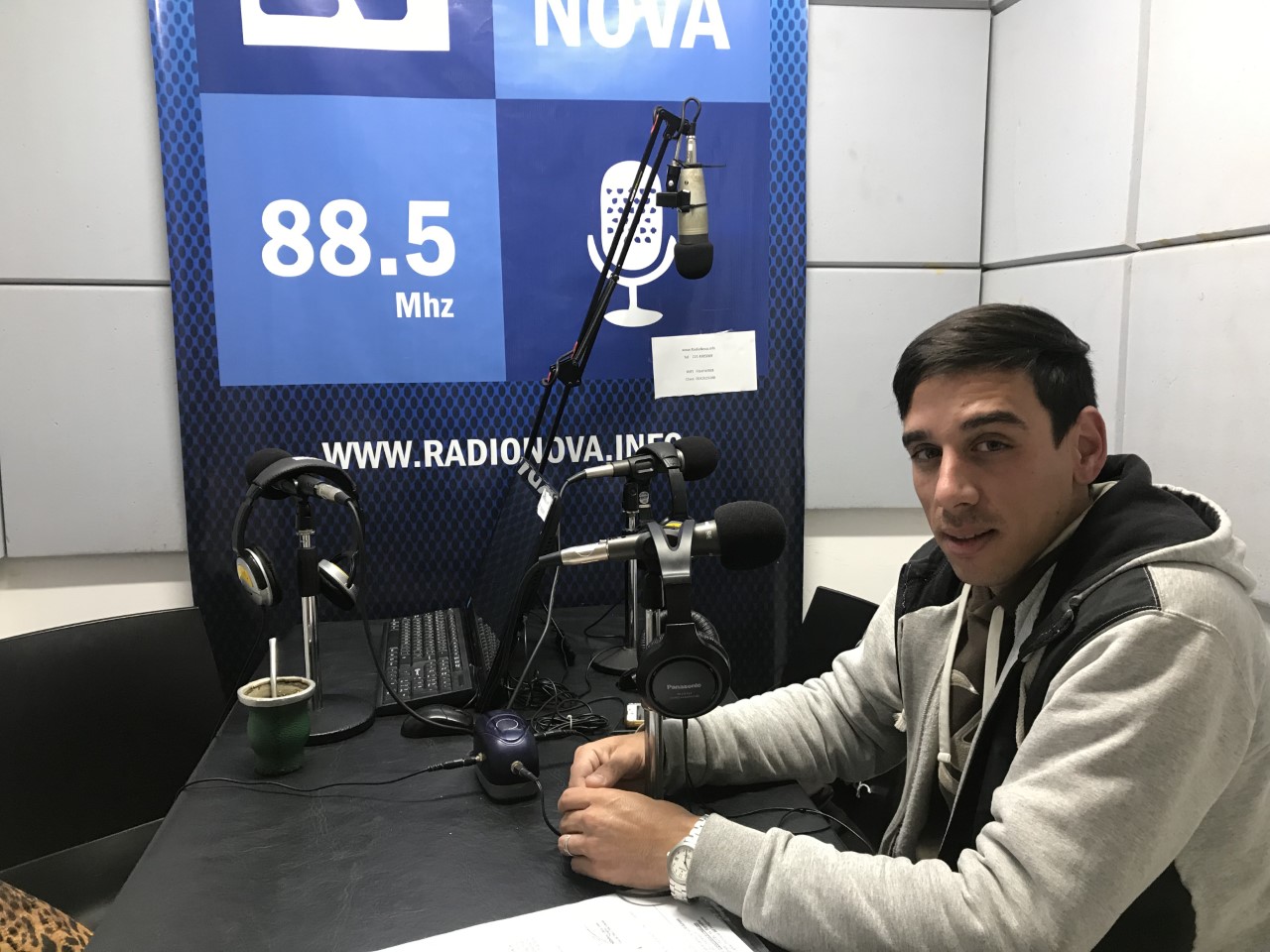 En diálogo con BerissoCiudad en Radio, el presidente de la Asociación de Productores, Maximiliano Galosi, se refirió a distintas cuestiones que estuvieron en agenda durante los últimos días: la máquina retro excavadora que fue foco de conflicto entre productores y la comuna; el rol de las instituciones y sus funciones, entre otros puntos.