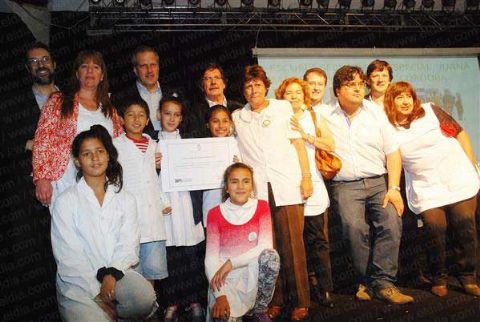 Una escuela de Berisso campeona en solidaridad