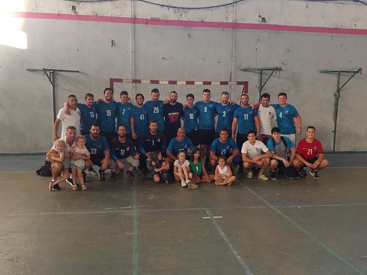 Este domingo en horas de la tarde se disputó la tercera fecha Torneo Apertura Metropolitano organizado por la Federación Argentina de Balonmano (FeMeBal), donde el plantel masculino de BerissoHandball recibió en el Gimnasio Municipal “Mariano Freyre”, la visita de Guernica “B”.