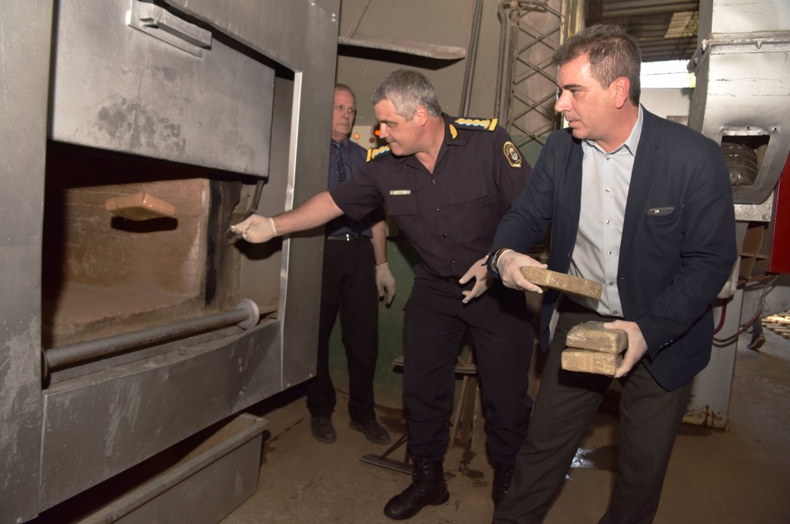 Uno de los ejes de la campaña política de Cambiemos gira en torno a la lucha contra el narcotráfico, pero en nuestra Región es simplemente un slogan mentiroso, según expresó el secretario de Seguridad de la Municipalidad de Ensenada, Martín Slobodian.