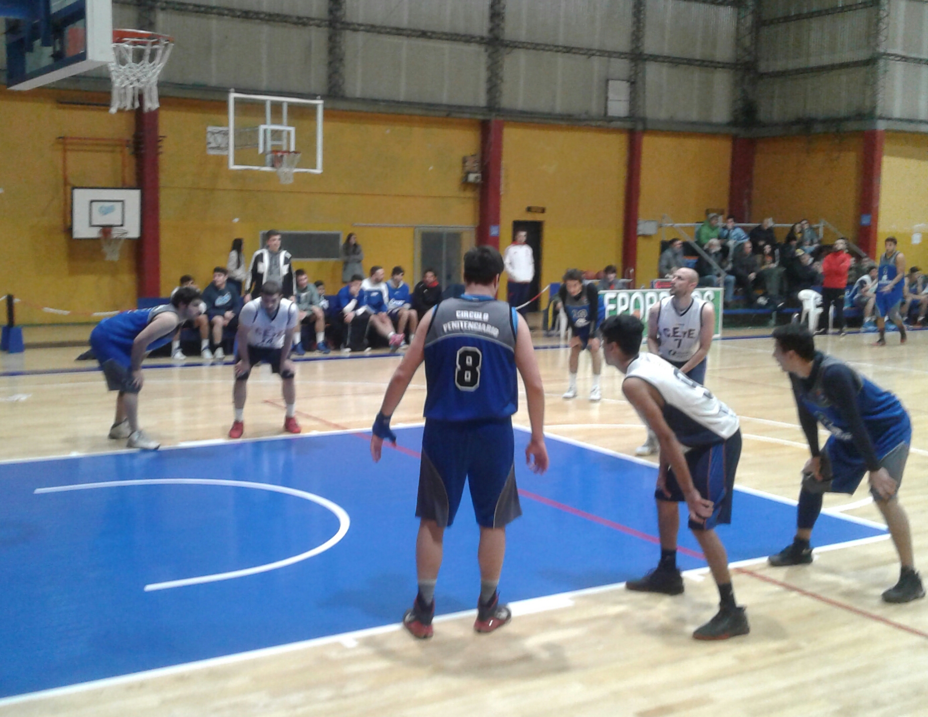 En el marco de la anteúltima fecha del torneo inicial, CEyE no tuvo problemas y venció con claridad en el remodelado gimnasio de la bajadita este martes a Círculo Penitenciario.
