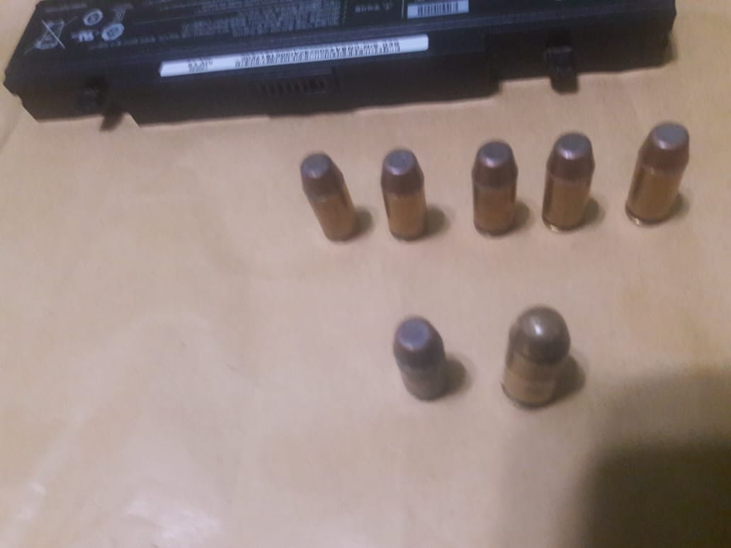 Personal del Comando Patrulla Berisso y de la Comisaria Segunda procedieron a la aprehensión de un joven de 22 años de edad, apellidado Fernández, quien estaría imputado por el robo agravado a un comerciante.