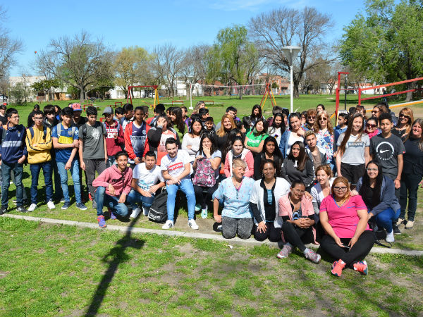 La Secretaría de Salud de la Municipalidad de Berisso, a través de la Unidad Sanitaria N° 19 de Villa Argüello y en conjunto con el Programa Envión y los Espacios Amigables de Adolescencia, llevó a cabo el festejo por el Día del Adolescente.