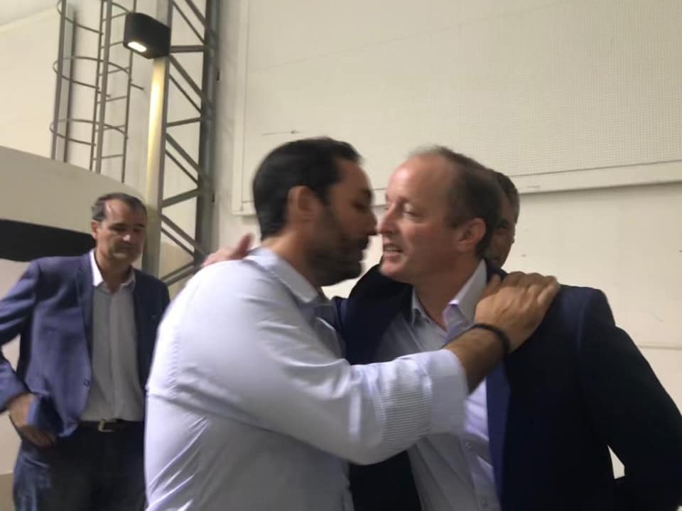 En el marco del seminario “Provincia y Municipios, situación actual, desafíos y visión de futuro”, que se llevó adelante en Lanús, el precandidato a intendente de Berisso, Juan Ignacio Mincarelli, trabajó en diferentes actividades vinculadas a optimizar la funcionalidad de los municipios.