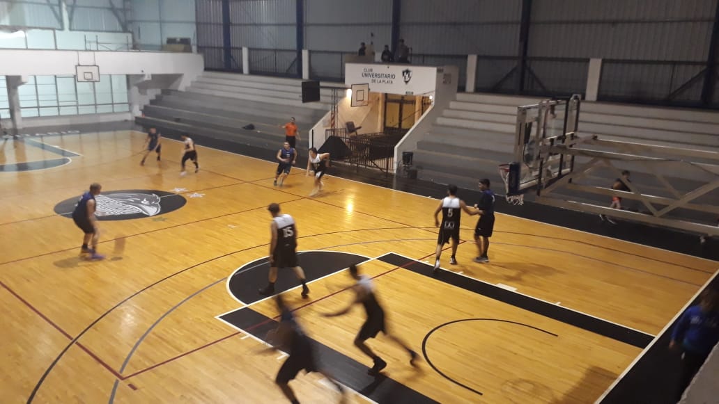 El Funebrero se hizo fuerte de local y se quedó con un ajustado triunfo ante CEyE por 73-66. El trámite del partido fue parejo en los tres primeros cuartos, hasta que el local pudo cerrarlo mejor.