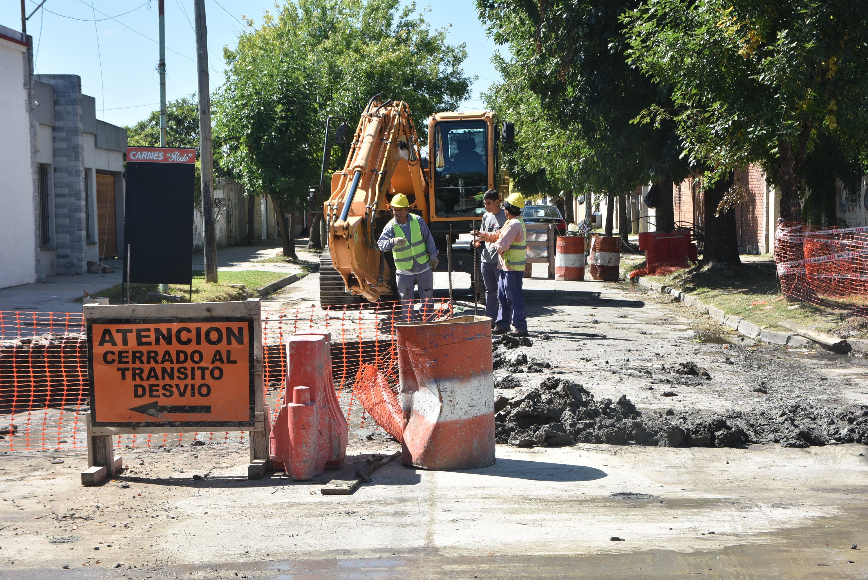 La Secretaría de Obras y Servicios Públicos informó que dentro del Programa Integral de Bacheo que abarca en este caso, a trayectos correspondientes a los recorridos sobre los que circulan ómnibus de las líneas que funcionan en la ciudad, las tareas se centran en estos días sobre calle 164.