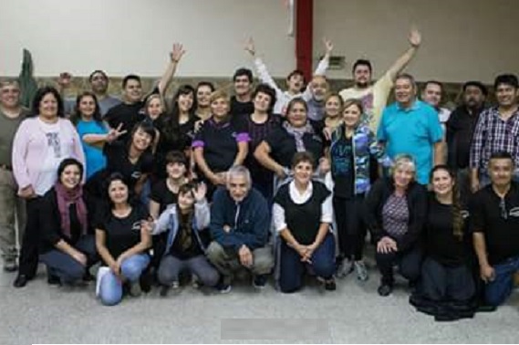 El sábado 6 de agosto, a partir de las 14, se realizará la peña a beneficio del taller de danzas Aromas del Folklore en el Centro de Fomento Villa Nueva, calle 7 entre 144 y 145 de nuestra ciudad.