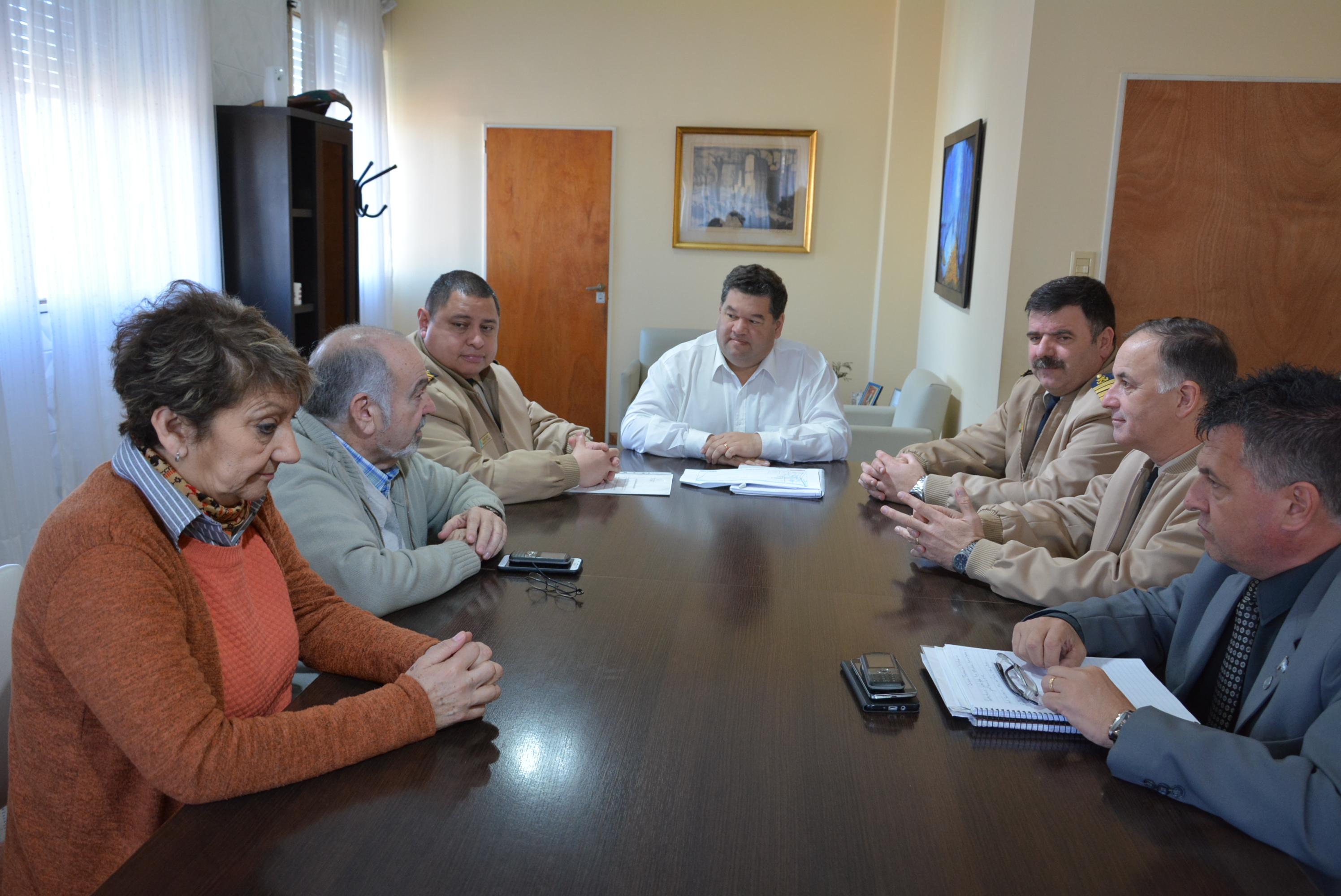 Dentro de las acciones que lleva adelante la Municipalidad de Berisso con respecto a mejorar cuestiones vinculadas con la seguridad, se informó que personal de Prefectura Naval Argentina comenzó a cumplir tareas en el ámbito de nuestra ciudad de manera coordinada con la fuerza policial local, disponiendo dos unidades móviles y un grupo de 32 efectivos.