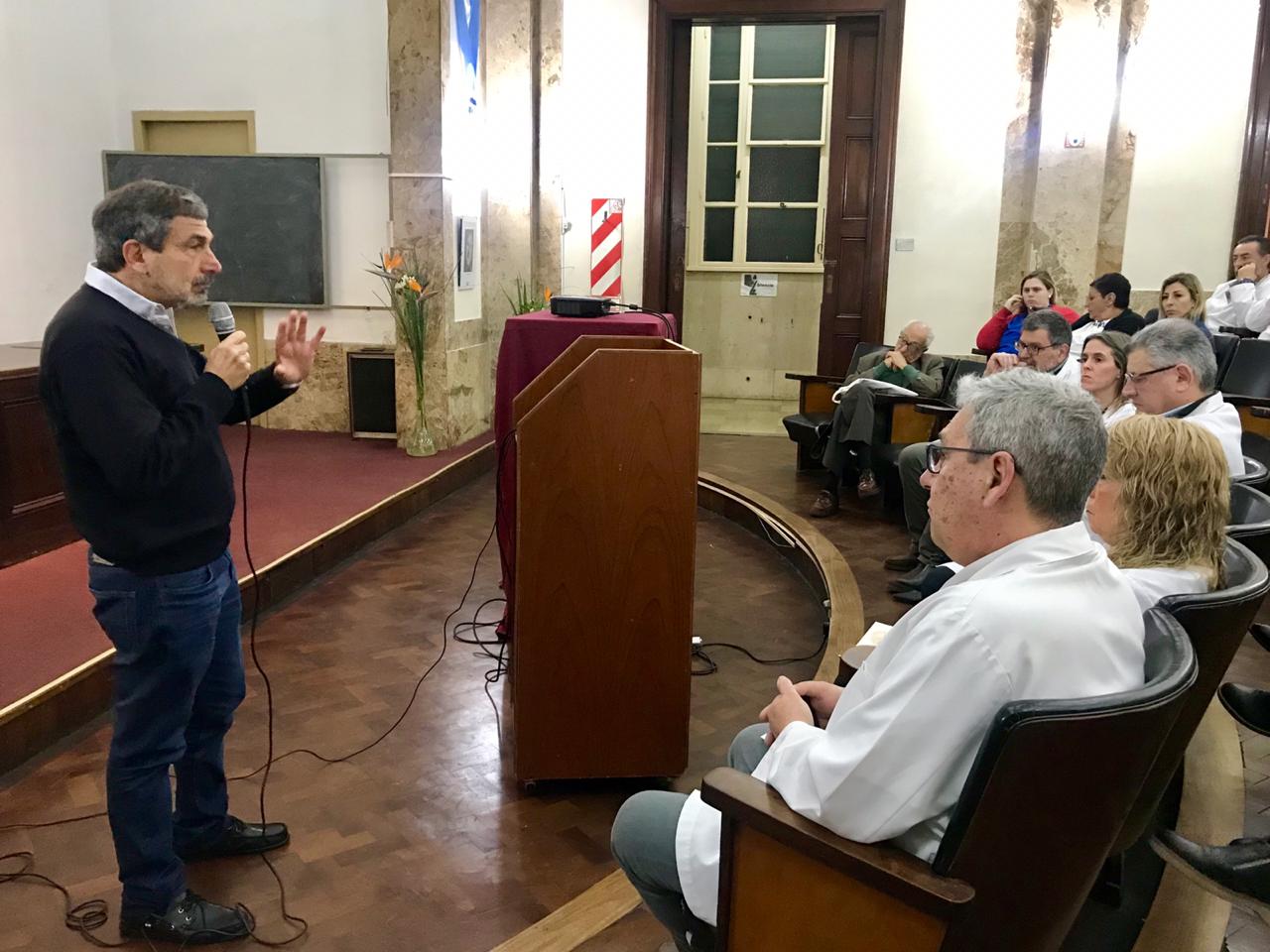 El Centro Cultural y Político “Juanjo Bajcic” informó que este lunes 9 de septiembre visitará nuestra ciudad el investigador y diputado nacional del Frente de Todos, Roberto Salvarezza, para brindar una charla sobre la “El rol del estado en el desarrollo de la Ciencia y la Tecnología en Argentina”.