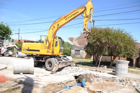 Continúan las obras hidráulicas en las adyacencias de la Plaza “17 de Octubre”