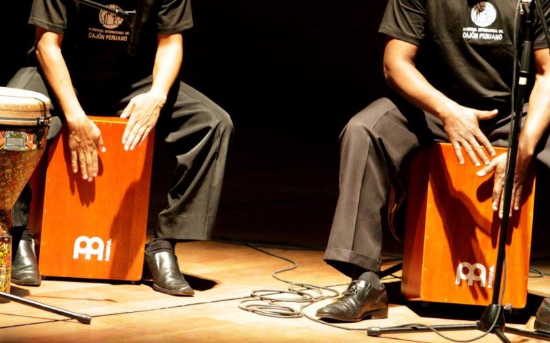 La Dirección de Cultura y la Coordinación de Colectividades y Políticas Migratorias de la Municipalidad de Berisso, en conjunto con la Asociación Peruana AS.PE de Berisso y La Plata, informan que el viernes 18 de mayo, a partir de las 16 horas, se dictará un Taller de Cajón Peruano, a cargo de la percusionista Gloria Quicaño, en el marco de la “Fiesta del Cajón Peruano” en la Argentina.