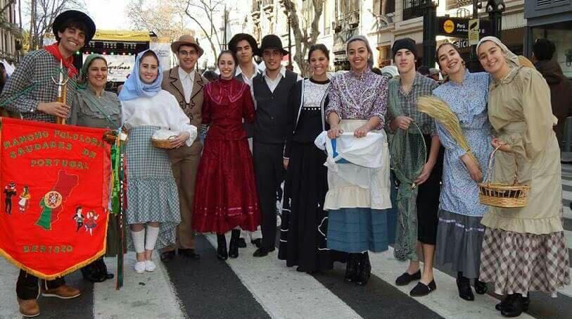 El Centro Yugoslavo Argentino de Berisso y la Asociación Portuguesa de Berisso invitan a la comunidad a participar de la coronación de sus Reinas Juveniles e Infantiles el día domingo 20 del corriente, en el Club