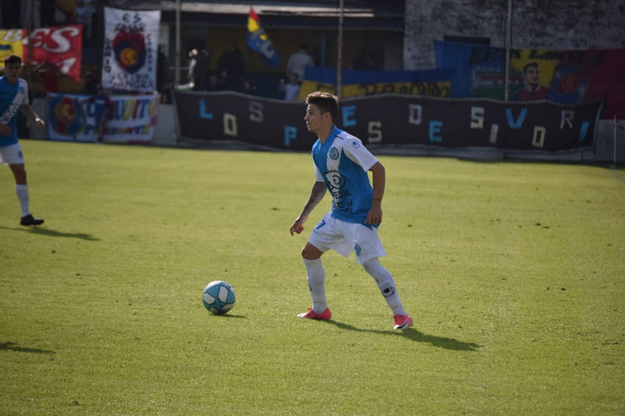Por la sexta fecha del torneo de Primera B Metropolitana, Villa San Carlos se trajo un importante punto de su visita a Acassuso en la cancha de Deportivo Armenio.