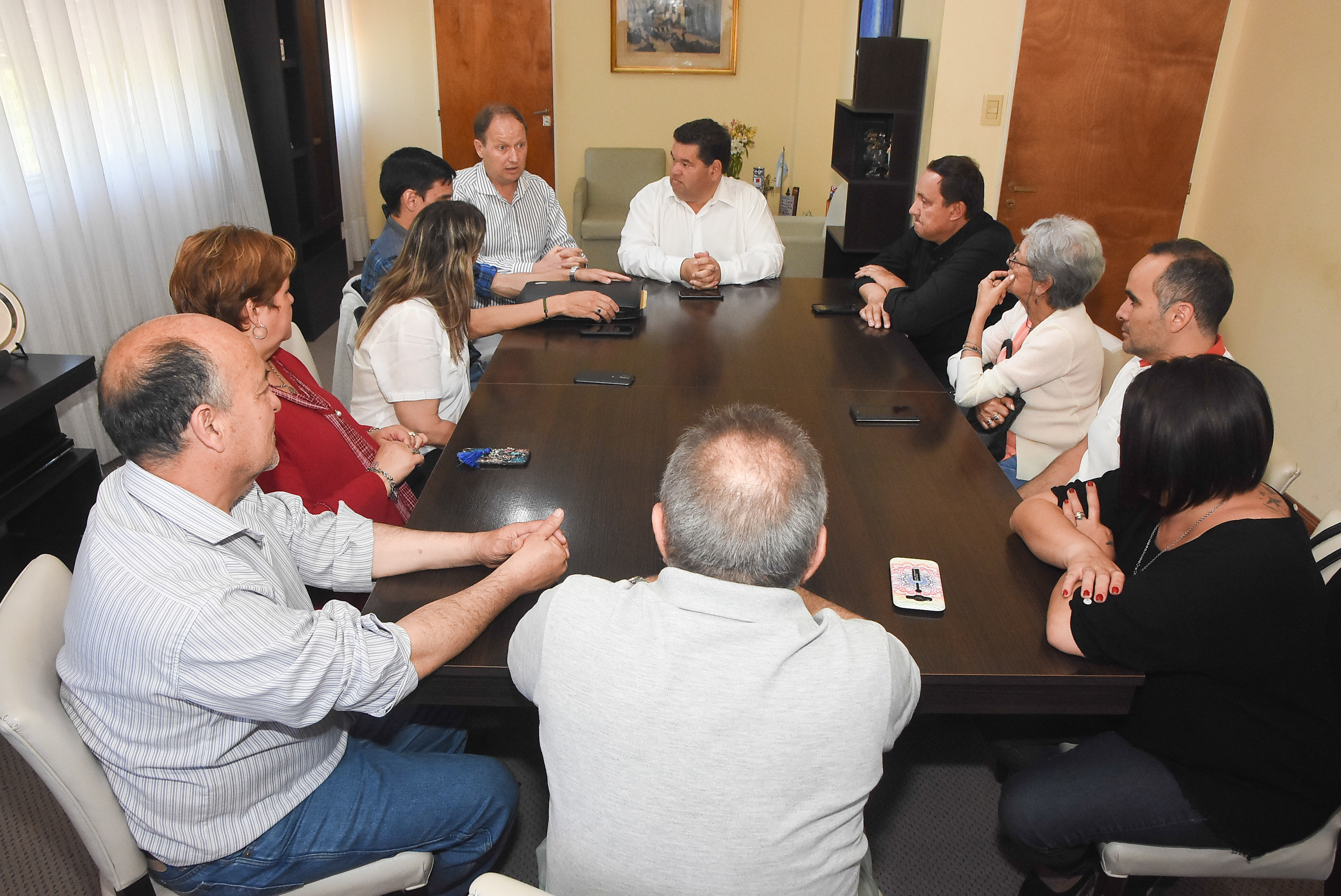 En la mañana de este miércoles, el intendente Jorge Nedela recibió en su despacho a integrantes del recientemente conformado Foro Municipal de Seguridad de Berisso, con la finalidad de tratar temas referidos a su funcionamiento y al de los Foros Vecinales.