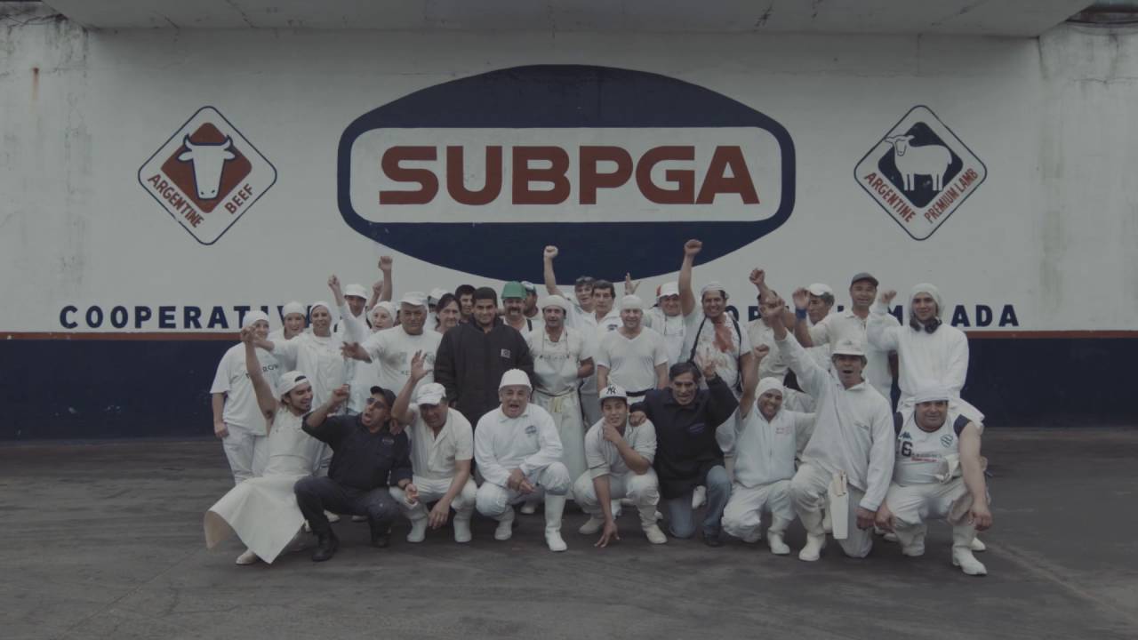 En el marco del “Día del Trabajador de la Carne”, el pasado sábado 10 tuvo lugar la proyección del documental “Carne Propia” dirigido por Alberto Romero y protagonizado por Arnaldo André.