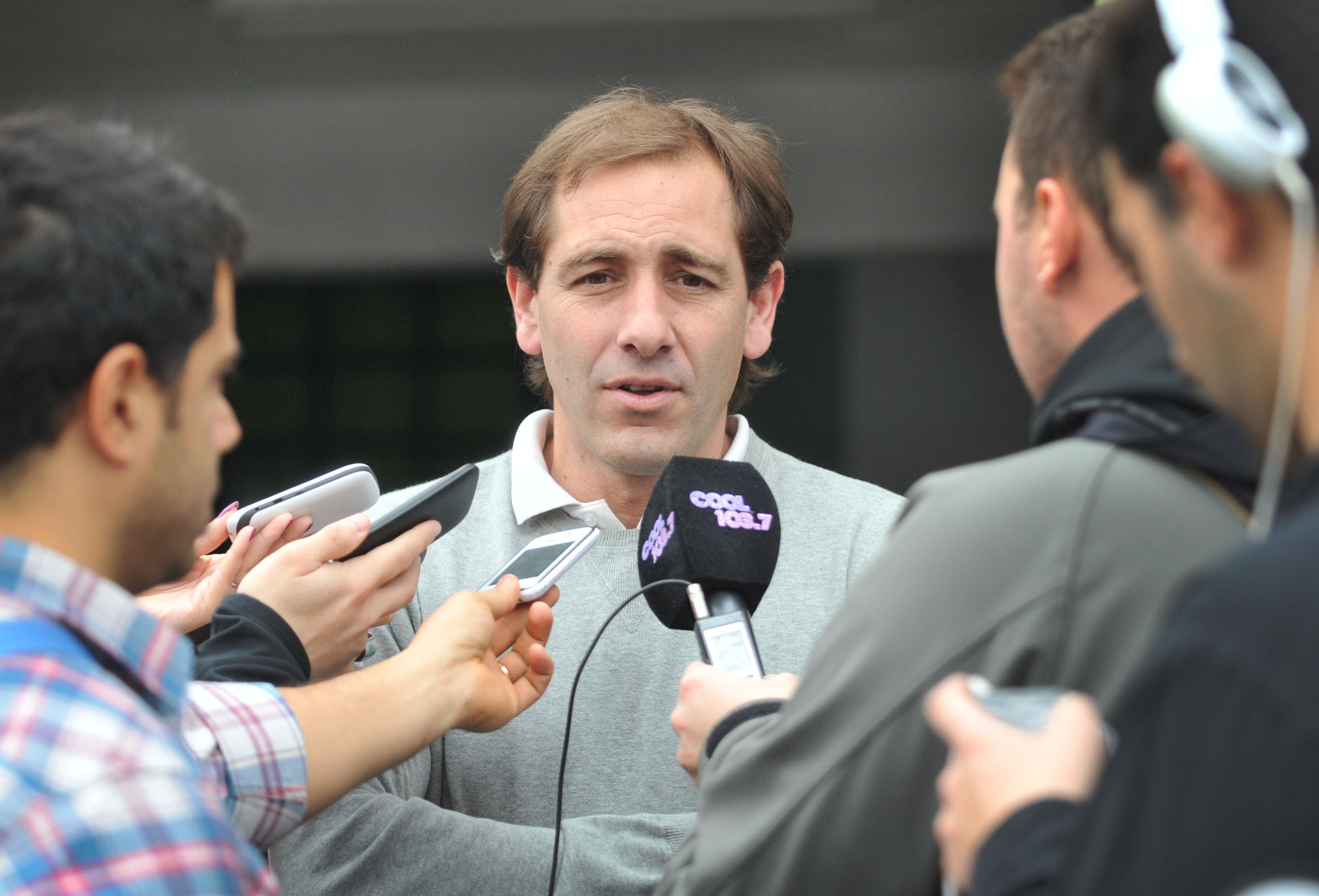 “La inseguridad en La Plata es producto de las malas políticas y la incapacidad de María Eugenia Vidal y Cristián Ritondo”, aseguró Martín Slobodian, al transmitir la postura del bloque de Concejales del FpV Ensenada ante las declaraciones del intendente de La Plata, Julio Garro, quien sostuvo que los casos de inseguridad en esa ciudad son generados “por delincuentes de Ensenada y Berazategui”.