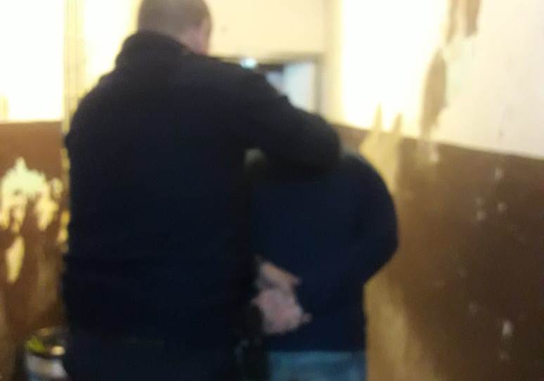 En la madrugada de este jueves, cerca de la 1:30, Personal del Comando Patrulla Berisso acudió a calle 34 y Montevideo ante un llamado al 911 que alertaba por un intento de robo en una vivienda.