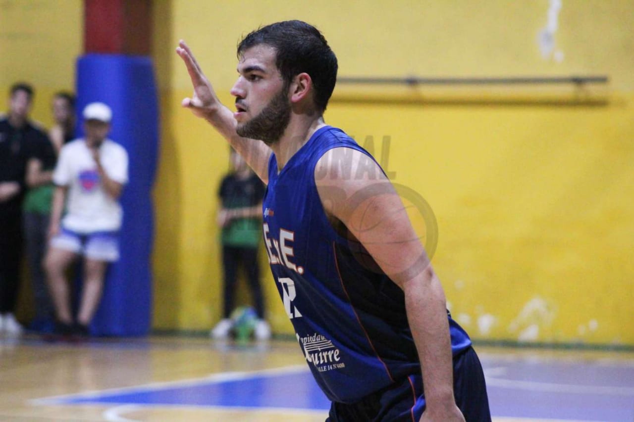 CEyE derrotó claramente a Tolosano por 87 a 61, le sacó el invicto y lo alcanzó en la punta de la B1. Con un gran primer cuarto, donde sacó la diferencia de 20 puntos, el equipo de nuestra ciudad supo manejar el juego a su favor y se quedó con una victoria importante, con 23 de Alejandro De Giuli. Por parte de los de Tolosa no alcanzaron las 17 unidades de Felipe Reboredo.