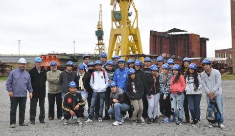 Alumnos de la Secundaria Nº 6 visitaron el Astillero Río Santiago