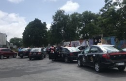 "Promo de verano": Taxistas juntan firmas a favor y en contra