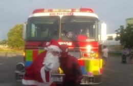 Colecta de caramelos: Papá Noel, la autobomba y bomberos estarán en el playón municipal