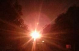 Alarma de los vecinos por intensas llamas en el fósforo de YPF