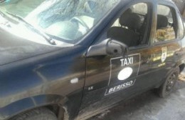 Pareja irascible: discutieron y se agredieron en pleno viaje en taxi