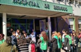 Pablo Micheli acompañó el reclamo de los 114 trabajadores precarizados del Hospital de Berisso