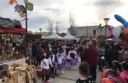 Artesanos, manualistas y microemprendedores celebran el Día del Niño en el Parque Cívico