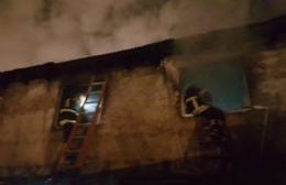 Incendio en la planta alta de una vivienda de cale 71 y 124