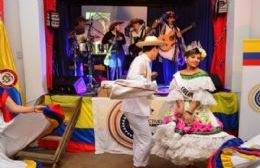 Acto por el 207º Aniversario de la Independencia de Colombia y coronación de sus Reinas