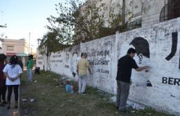 Se restauraron los murales de Néstor Kirchner y Juanjo Bajcic en el Parque Cívico
