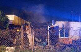Voraz incendio: Daños totales en vivienda de 5 y 171