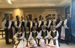 "Nemunas" y "Yuravlí" brillaron en la Fiesta de Colectividades del Círculo Internacional del Folklore
