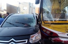 Choque entre colectivo y camioneta: Hay heridos