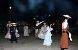 Se viene otra noche de folklore en Plaza 17 de Octubre