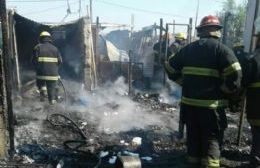 Un incendio destruyó totalmente vivienda de Villa Nueva