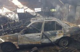 Incendio provocó cuantiosos daños en un taller