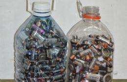 Reciclaje: Vecinos impulsaron el acopio de pilas en distintos negocios de la ciudad