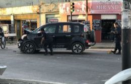 Accidente de tránsito y golpes de puño en Montevideo esquina 19