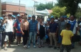 Walter Helguera y su gente se movilizan a la comuna para exigirle “respuestas” a Nedela